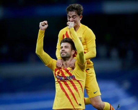 Пике изневерил на Шакира с майката на съотборник