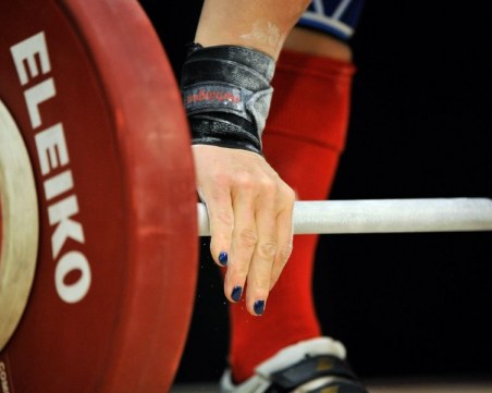 България с първи медал при жените на Европейското по щанги