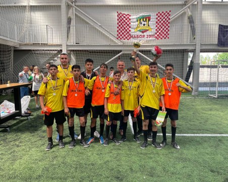 Спортни легенди се събраха на  футболен турнир в 