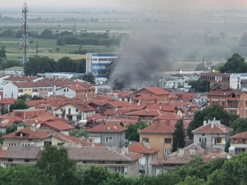 Пожар се е разразил в ромската махала на Пловдив -