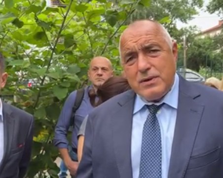 Борисов за правителството: Дълг след дълг. Спрете се!