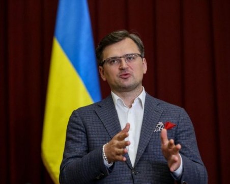 Кулеба отговори на Макрон: С призивите да не се унижава Русия, унижена е Франция