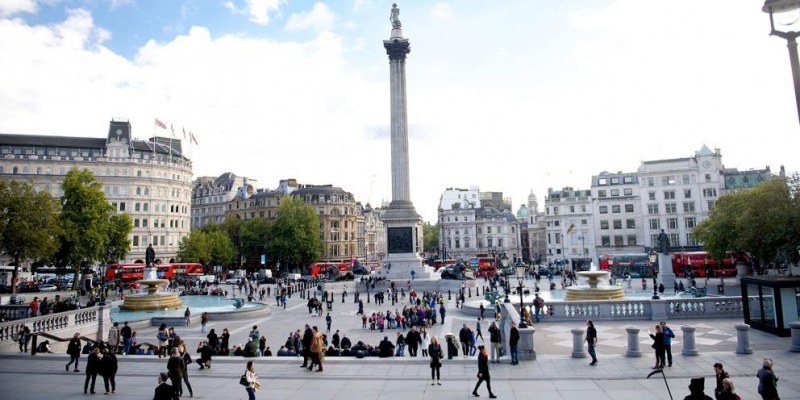 Британската полиция съобщи днес, че е евакуирала за кратко лондонския