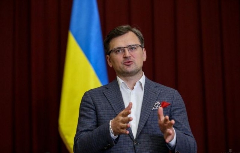Кулеба отговори на Макрон: С призивите да не се унижава Русия, унижена е Франция