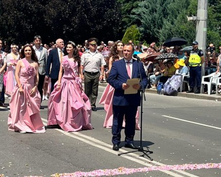 Иванов: Ще подкрепим розопроизводителите, за да затвърдят икономическата си устойчивост