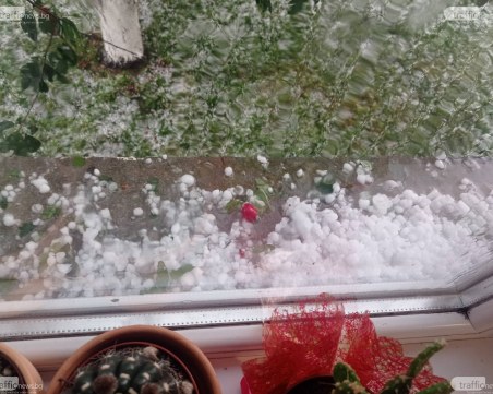 След силните градушки в Пловдивско: Пречи ли въздушният трафик над България за борба с тях?