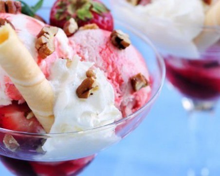 За прохлада в жегите: Домашен сладолед йогурт