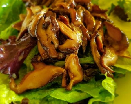 Екзотична салата с гъби шейтаке