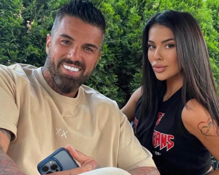 Новата на Благой Георгиев си татуира името му