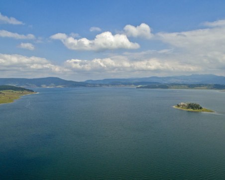 Започва изпускане на язовир Батак