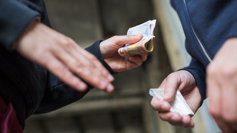 Арестуваха двама с наркотици в Пловдив, единият скочил на полицаите