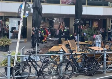 Автомобил се е вряза в тълпа в Берлин Най малко 30