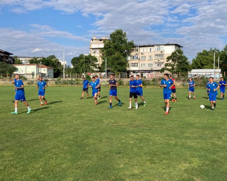 Спартак играе за завръщане в Трета лига днес