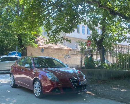 За да изпълнят плана! Контрольори от Синя зона продават талони на нарушители