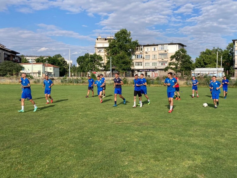 Спартак играе за завръщане в Трета лига днес