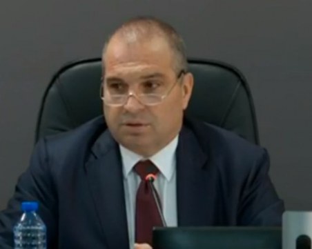 Караджов е първият министър подал оставка, обвини в лъжа 