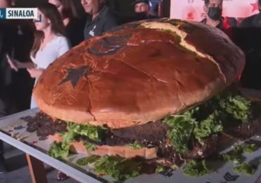 Екип от готвачи на фестивал в Мексико приготви 629 4 килограмов хамбургер