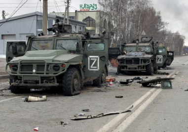 Руските войски са атакували летище и танков завод в Източна