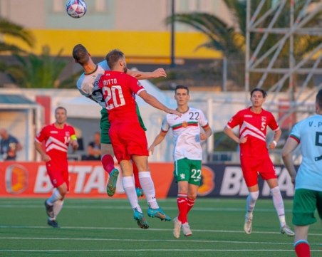 Мачът с Грузия засега остава въпреки катастрофата и операцията на Неделев