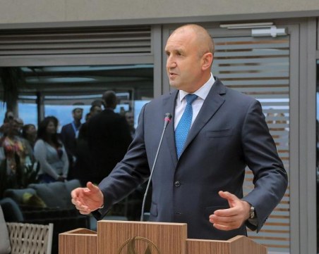 Радев: Партиите трябва да намерят възможно най-бързо изход от ситуацията