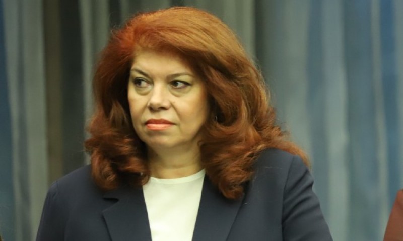 Илияна Йотова: Служебното правителство трябва да се избегне