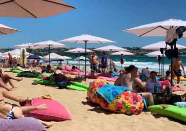 Временно движението по изпреварваща и активна лента на АМ Тракия