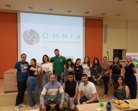 Български и чуждестранни студенти от МУ-Пловдив се обучаваха на „меки умения