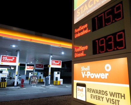 По 3000 кражби на гориво на ден във Великобритания след поскъпването