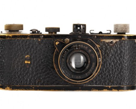 Продадоха един от първите фотоапарати 