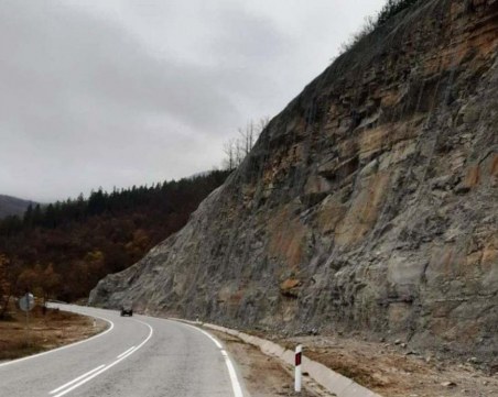 Проходът на Републиката е блокиран от паднала скална маса