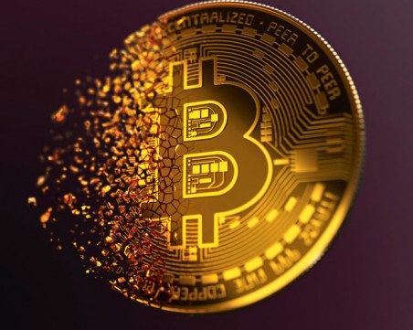 Биткойн удари 18-месечно дъно, срина се под 25 000 долара