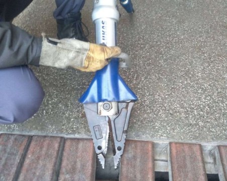 Пловдивски пожарникари помогнаха на 7-годишно дете, заклещено в решетка на шахта