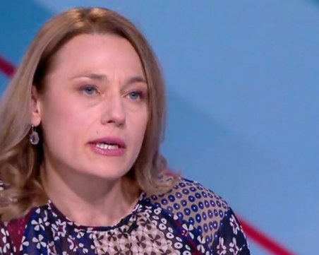 Ива Митева: Снощи опитаха да купят още двама наши депутати, предлагат им се всякакви постове