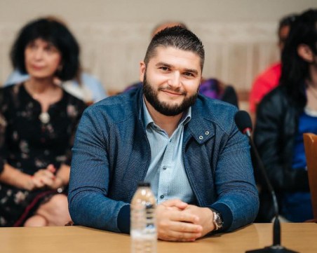 Областният управител на Плевен: Кирил Петков ме помоли да заема удобна за правителството позиция