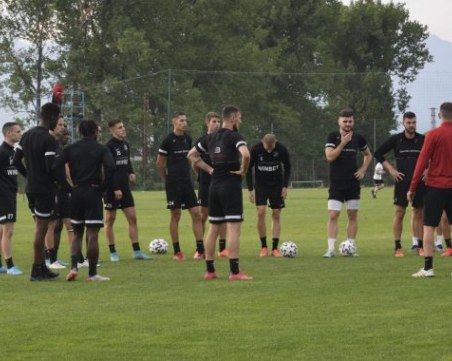 Още нови играчи се присъединиха към лагера на Локо в Банско