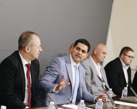 Петимата депутати от ИТН вече са подали заявления за напускане