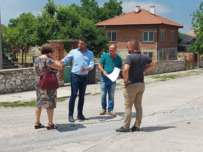 Започна основен ремонт на улица