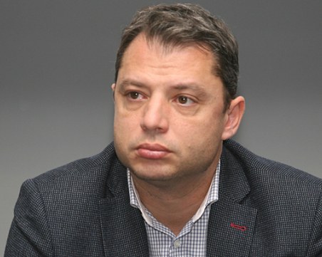 Делян Добрев: Искаме кабинетът да падне, но не знаем колко депутати ще си накупят управляващите
