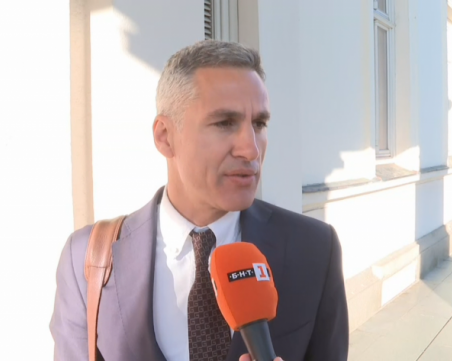 Гюров за вота на недоверие: Безотговорно е създаването на политическа несигурност точно в този момент