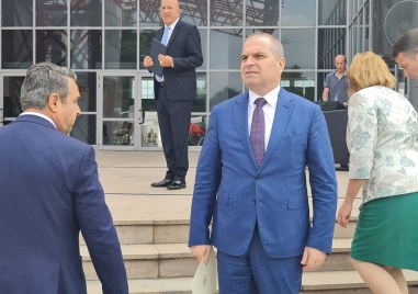 Задочният спор между премиера Кирил Петков вицепремиера Асен Василев от