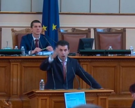 Кирил Петков: Смяната на Никола Минчев няма да ни притесни, но това ли е най-важното в България?