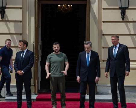 Лидерите на Франция, Германия и Италия се срещнаха със Зеленски в Киев