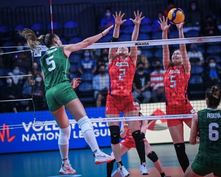 Волейболните националки със загуба срещу Япония