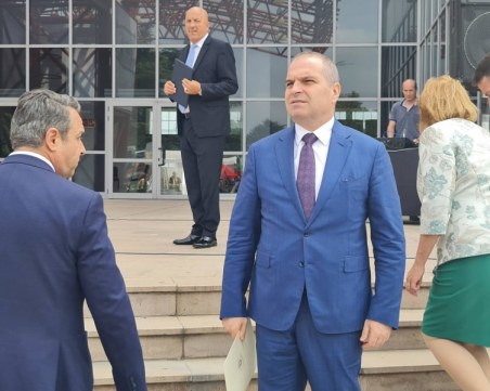 Караджов: Сигнализирах прокуратурата за пътните ремонти, за да е ясно кой от коя страна е