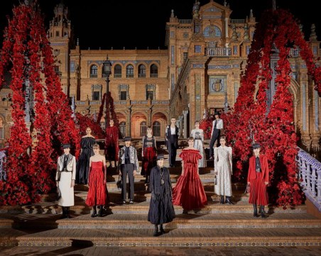 С много испански привкус: Dior представи новата си колекция 2023 в Севиля