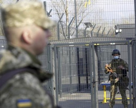 Украйна въвежда визов режим за руснаците