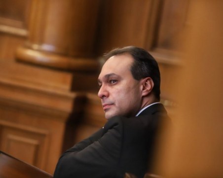Заков: Военната и националната сигурност на страната не са компрометирани