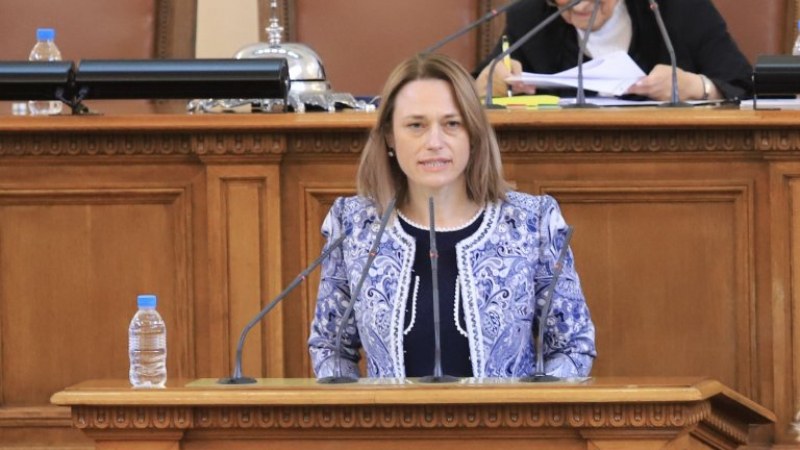 Ива Митева отказа номинацията за шеф на парламента