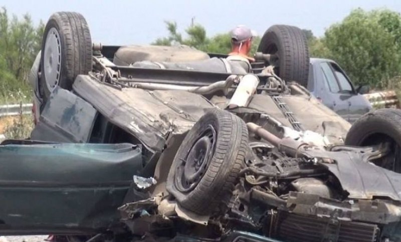 Кола катастрофира и се завъртя по таван край Пловдив