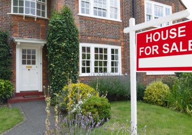 Средната цена на жилище в Обединеното кралство надхвърли 250 000